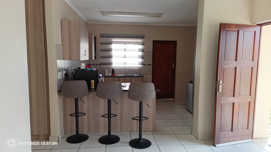 To Let 3 Bedroom Property for Rent in Waterval East North West